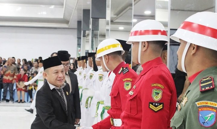 H. Benny dan Anggota DPRD Barito Utara Dampingi Prosesi Sakral Paskibraka
