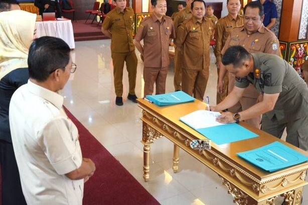 Rotasi Pejabat, Bupati Murung Raya Tegaskan untuk Peningkatan Pelayanan Publik Rotasi Pejabat, Bupati Murung Raya Tegaskan untuk Peningkatan Pelayanan Publik