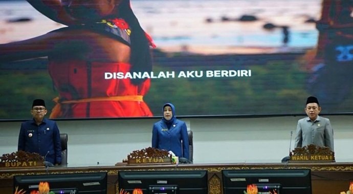 Pj Bupati Barito Utara Sampaikan Raperda Pertanggungjawaban APBD 2024 ke DPRD