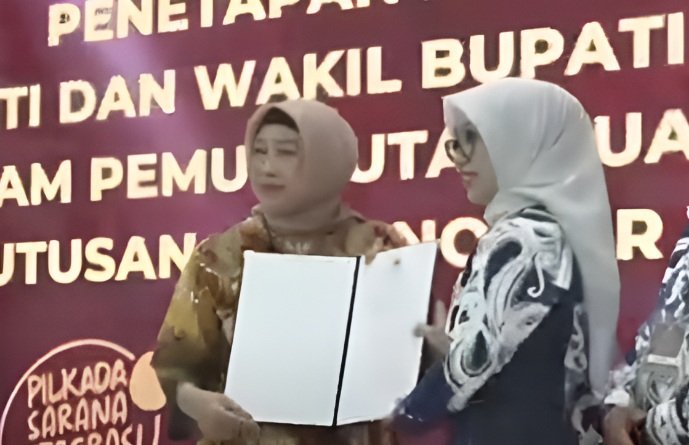 DPRD Barito Utara Terima SK Penetapan Bupati Terpilih DPRD Barito Utara Terima SK Penetapan Bupati Terpilih