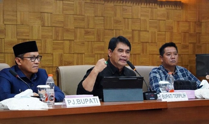 Bupati dan Wakil Bupati Terpilih Barito Utara Paparkan Visi, Misi, dan Program Unggulan untuk 100 Hari ke Depan