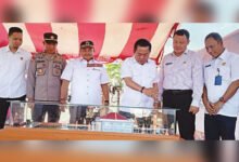 Ketua DPRD Kapuas Dukung Pembangunan MPP dalam Pemasangan Tiang Pancang