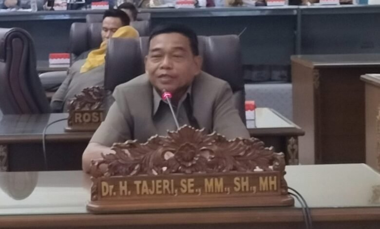 Fraksi KIR Setujui Perubahan APBD 2025, Desak Pemanfaatan SILPA Rp485,2 Miliar Fraksi KIR Setujui Perubahan APBD 2025, Desak Pemanfaatan SILPA Rp485,2 Miliar