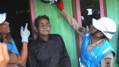 Bupati Heriyus Resmikan Penyalaan Listrik di 22 Desa di Murung Raya
