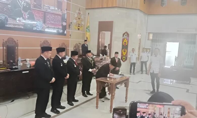 DPRD Kapuas Setujui Raperda Perubahan APBD 2025 dalam Rapat Paripurna DPRD Kapuas Setujui Raperda Perubahan APBD 2025 dalam Rapat Paripurna