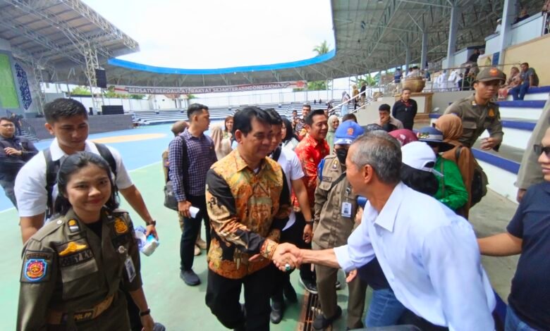 Bupati Ajak Masyarakat Tingkatkan Kolaborasi dan Sinergi dalam Pembangunan Daerah Bupati Ajak Masyarakat Tingkatkan Kolaborasi dan Sinergi dalam Pembangunan Daerah