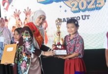 Festival Tunas Bahasa Ibu Bukti Barito Utara Raih ‘Ksatria Bahasa’ 2 Tahun Berturut-turut Festival Tunas Bahasa Ibu Bukti Barito Utara Raih ‘Ksatria Bahasa’ 2 Tahun Berturut-turut
