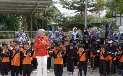 Bunda PAUD Kampanye Literasi ‘Gelitik SI UDIN’ dan Gizi Sehat PAUD Bunda PAUD Kampanye Literasi ‘Gelitik SI UDIN’ dan Gizi Sehat PAUD