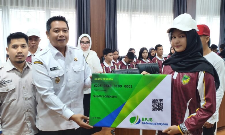 Pemkab Barito Utara lepas Peserta Upacara HSP ke-97 dan Ikrar Anak Bangsa Pemkab Barito Utara lepas Peserta Upacara HSP ke-97 dan Ikrar Anak Bangsa