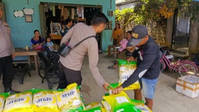 Polsek Sepang Turun ke Desa Tuyun, Stabilkan Harga Beras Lewat GPM