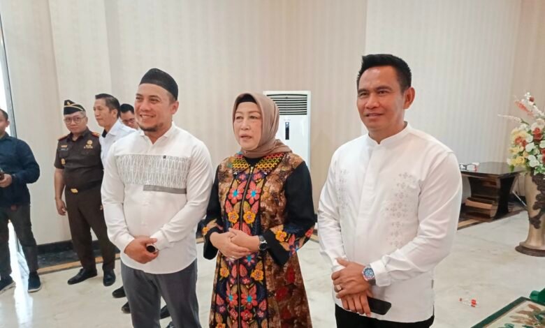 Dihadiri Ketua dan Anggota DPRD, Bupati Barito Utara Gelar Syukuran Rumah Jabatan Dihadiri Ketua dan Anggota DPRD, Bupati Barito Utara Gelar Syukuran Rumah Jabatan