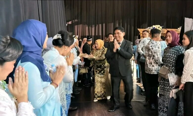 Shalahuddin Pimpin Rombongan Barito Utara di Pernikahan Putra Gubernur Shalahuddin Pimpin Rombongan Barito Utara di Pernikahan Putra Gubernur