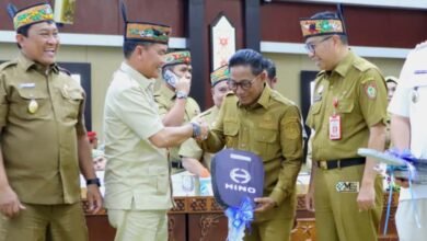 Bupati Heriyus Apresiasi Hibah Sarpras Sampah dari Gubernur Kalteng Bupati Heriyus Apresiasi Hibah Sarpras Sampah dari Gubernur Kalteng