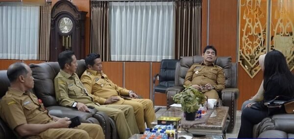 Cegah Stagnasi, Pemkab Barito Utara Perkuat Fondasi Pemerintahan Efektif dalam 100 Hari Pertama Cegah Stagnasi, Pemkab Barito Utara Perkuat Fondasi Pemerintahan Efektif dalam 100 Hari Pertama