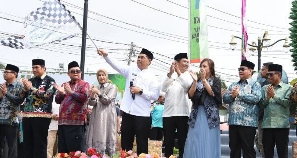 Bupati Barito Utara Pimpin Pelepasan Pawai Ta’aruf Kafilah MTQH se-Kalteng