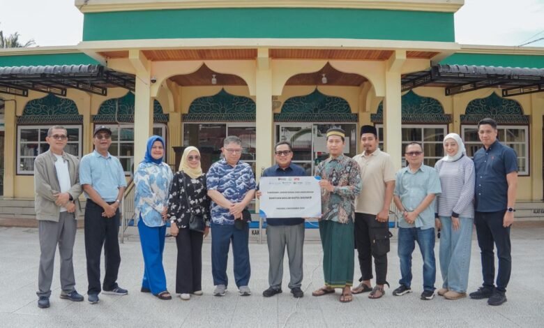 Jamkrindo, IFG, dan Kejaksaan Berkolaborasi Salurkan Bantuan Renovasi Masjid dan Surau di PariamanJamkrindo, IFG, dan Kejaksaan Berkolaborasi Salurkan Bantuan Renovasi Masjid dan Surau di Pariaman