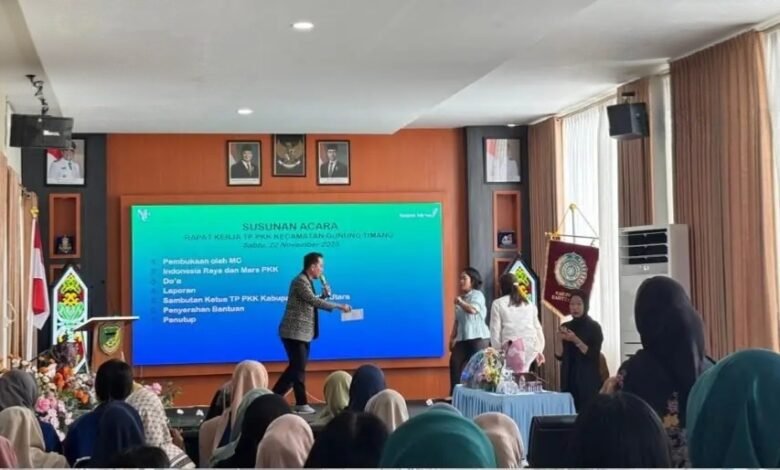 PKK Barito Utara Pelatihan Public Speaking Kader dan ASN