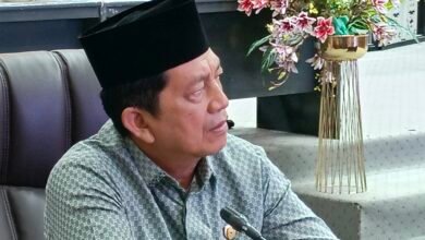 Prioritas Keselamatan Warga, Dewan Minta PUPR Pasang Rambu Jelas di Lokasi Kerusakan Jalan Prioritas Keselamatan Warga, Dewan Minta PUPR Pasang Rambu Jelas di Lokasi Kerusakan Jalan