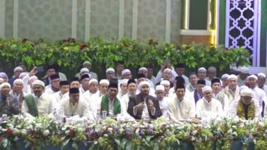 Ribuan Warga Barito Utara Bershalawat Bersama Habib Syech Ribuan Warga Barito Utara Bershalawat Bersama Habib Syech