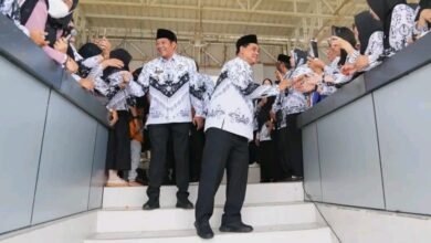 “Guru adalah Pilar Pendidikan dan Pahlawan Sejati,” Tegas Bupati Shalahuddin “Guru adalah Pilar Pendidikan dan Pahlawan Sejati,” Tegas Bupati Shalahuddin