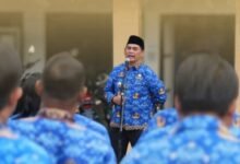 Pimpin Apel Disdagrin, Shalahuddin: ASN Adalah Pelayan, Masyarakat Menunggu Hasil Kerja Nyata Pimpin Apel Disdagrin, Shalahuddin: ASN Adalah Pelayan, Masyarakat Menunggu Hasil Kerja Nyata