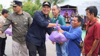 Jaga Stabilitas Harga Jelang Nataru, Pemkab Barito Utara Salurkan 700 Paket Sembako Murah