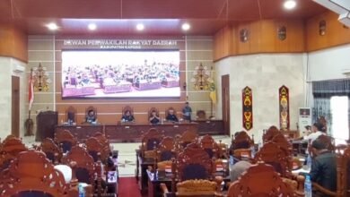 DPRD Kapuas Sampaikan Pemandangan Umum Terhadap Nota Keuangan RAPBD DPRD Kapuas Sampaikan Pemandangan Umum Terhadap Nota Keuangan RAPBD