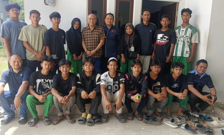 Gun Sriwitanto Jadi Mentor Magang Siswa SMKN 3 Muara Teweh Gun Sriwitanto Jadi Mentor Magang Siswa SMKN 3 Muara Teweh