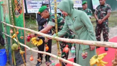 Ritual Potong Hompong Sambut Dandim 1013/Mtw Letkol Inf Nurwahid Ritual Potong Hompong Sambut Dandim 1013/Mtw Letkol Inf Nurwahid