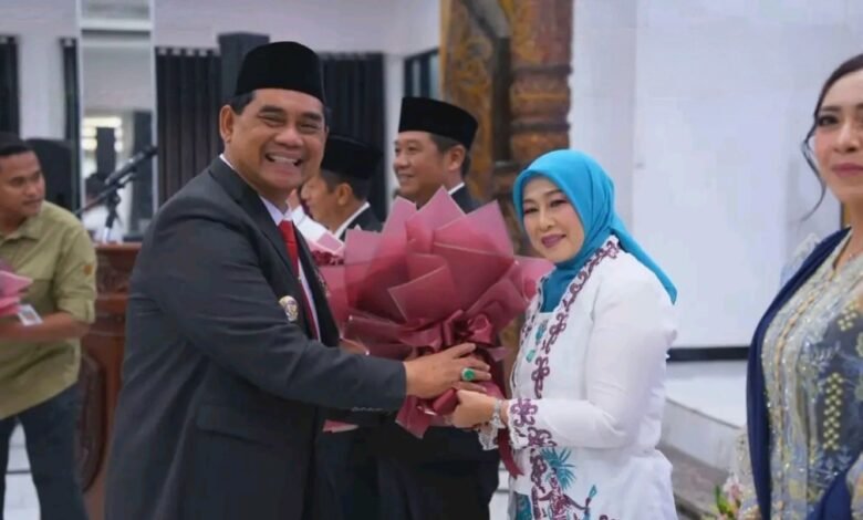 Hari Ibu, Bupati Barito Utara Buka Pelatihan Public Speaking