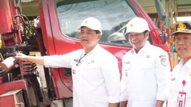 Benangin dan Sampirang Segera Terang! Shalahuddin Resmikan Pemancangan Tiang Listrik di 4 Desa