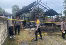 Respons Cepat Call Center 110, Polres Gunung Mas Sigap Tangani Kebakaran Rumah di Kurun