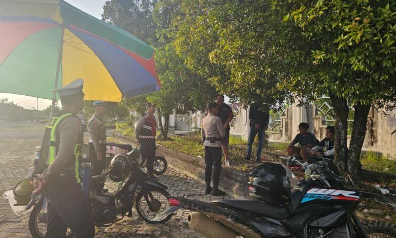 Respons Laporan Warga, Polres Gunung Mas Patroli Cegah Aksi Balap Liar Respons Laporan Warga, Polres Gunung Mas Patroli Cegah Aksi Balap Liar