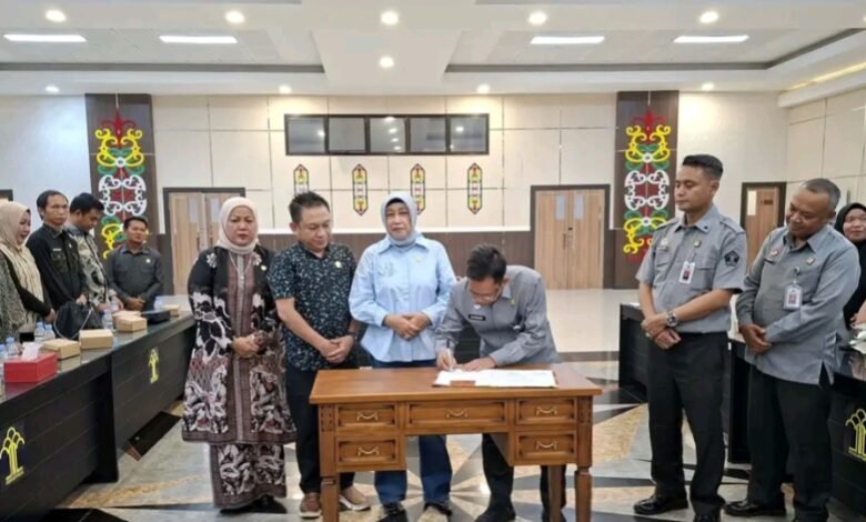 DPRD Barito Utara & Kanwil Kemenkum Kalteng Teken MoU Produk Hukum Daerah DPRD Barito Utara & Kanwil Kemenkum Kalteng Teken MoU Produk Hukum Daerah