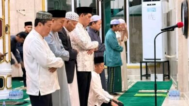 Bupati Barito Utara Sholat Tarawih Berjamaah di Masjid Agung Al-Hidayah