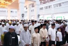 Bupati Shalahuddin Sholat Ied Bersama Warga di Masjid Shiratal Mustaqim