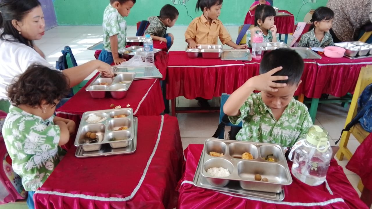 Ekspansi ke Mihing Raya, Program MBG Polres Gunung Mas Kian Masif Ekspansi ke Mihing Raya, Program MBG Polres Gunung Mas Kian Masif