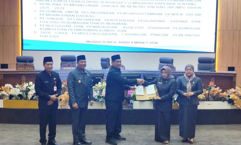 DPRD Barito Utara Dengarkan Jawaban Pemerintah atas Pandangan Fraksi soal Lima Raperda