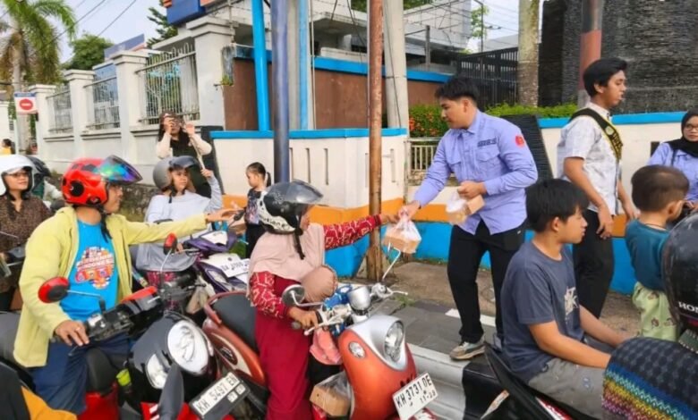 Bunda GenRe Barito Utara Apresiasi Aksi Sosial Pembagian Takjil Remaja