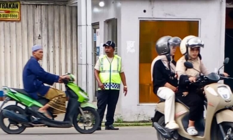 Menjemput ‘Amal Akhirat’ di Tengah Debu Jalanan Muara Teweh Menjemput ‘Amal Akhirat’ di Tengah Debu Jalanan Muara Teweh