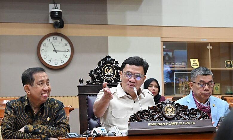 Komisi III DPR RI Desak Kasus Penyiraman Air Keras Andrie Yunus Diusut Tuntas