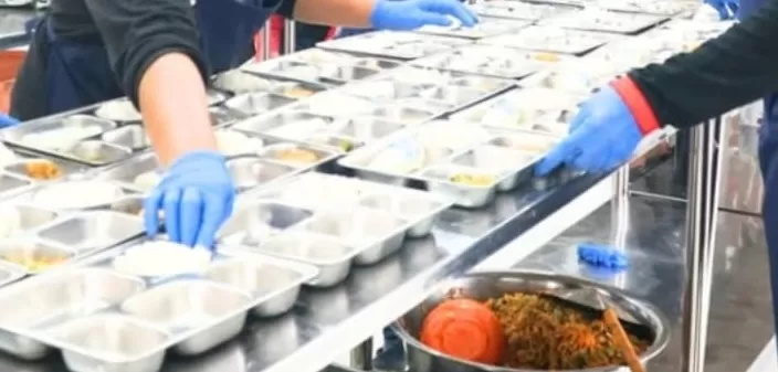 Penyebab 60 Orang Keracunan MBG di Duren Sawit, Jeda Masak Terlalu Lama?