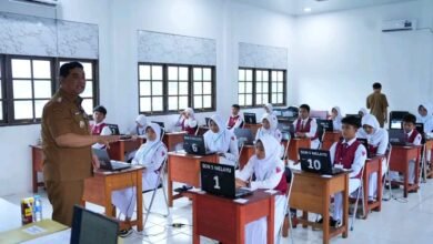 Bupati Barito Utara Pantau Langsung Ujian di SDN Melayu 5