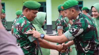 Dandim 1013/Mtw Pimpin Kenaikan Pangkat Prajurit Kodim Dandim 1013/Mtw Pimpin Kenaikan Pangkat Prajurit Kodim