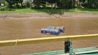 Rakit Terbalik di Sungai Barito: Dua Orang Hilang, Salah Satunya Anggota Polisi Rakit Terbalik di Sungai Barito: Dua Orang Hilang, Salah Satunya Anggota Polisi