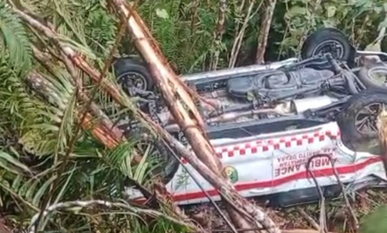 Ambulans Bawa Pasien Pendarahan Terjun ke Jurang, Begini Kondisinya… Ambulans Bawa Pasien Pendarahan Terjun ke Jurang, Begini Kondisinya…