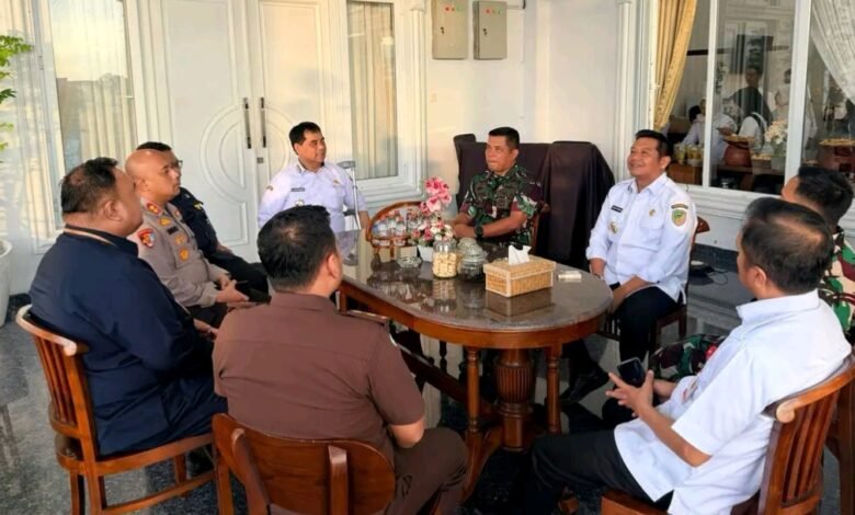 Bupati Shalahuddin Gandeng TNI Percepat Pembangunan