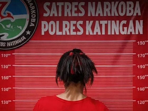 Wanita di Katingan Simpan 40 Gram Sabu di Tumpukan Baju