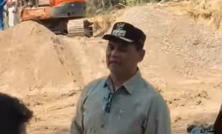 Shalahuddin Tinjau Jembatan Lahei & Jalan Malawaken