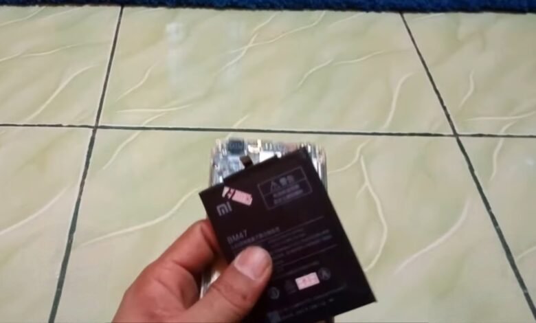 Smartphone Wajib Kembali Gunakan Baterai Lepas Pasang